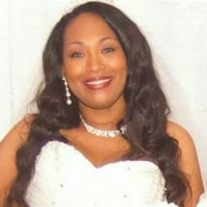 Meet your Posher, Raynette
