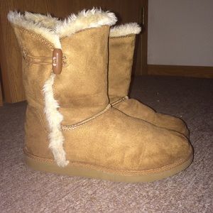 Fuzzy Airwalk boots