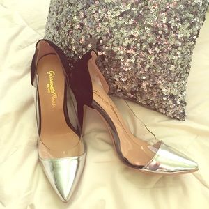 Gianvito Rossi Pumps (too small)