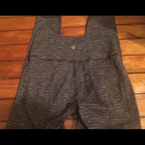 Lululemon size 6 Wunder Unders