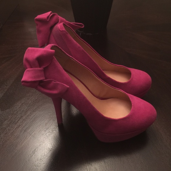 Kelsi Dagger suede pink platform pumps