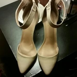 Nude shoes