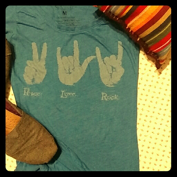 Peace love and rock T