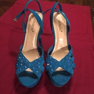 Size 8 velvety turquoise heels by Shoedazzle