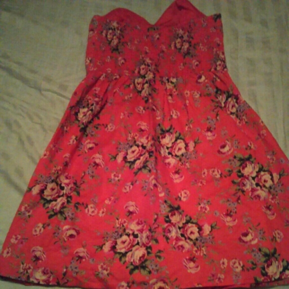 Pink Strapless Dress - Picture 3 of 3