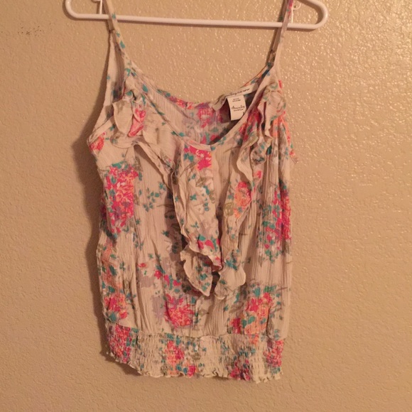NWT sleeveless floral top