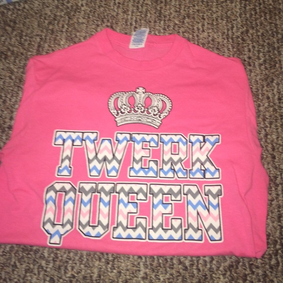 twerk queen T-Shirt