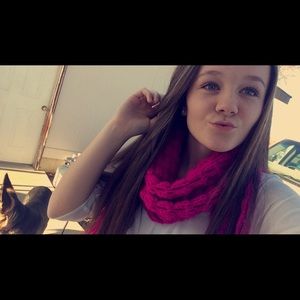 Meet your Posher, Kendra