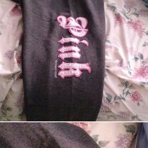 ISO.  SIZE LARGE VICTORIA'S SECRET PINK CAPRIS