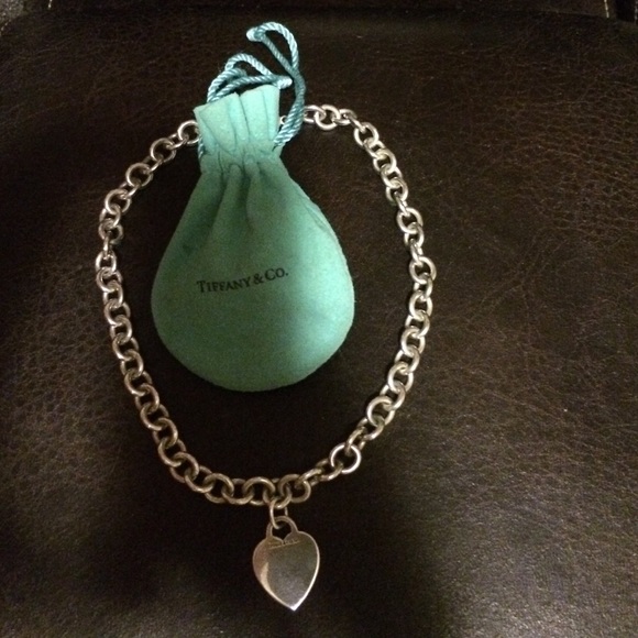 Authentic Tiffany & Co. Chain choker& heart charm