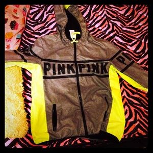 Pink wind breaker 😝😝😝