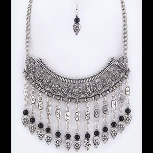 Fringe Arrowhead Collar Necklace