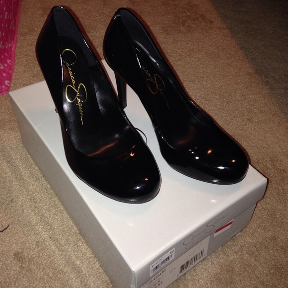 Jessica Simpson black patent leather heels