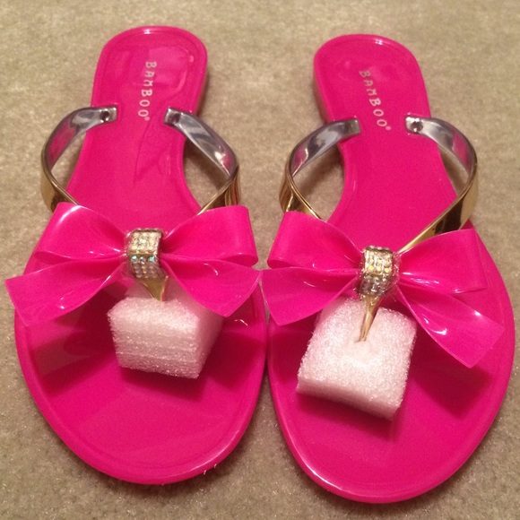 pink flip flops with bling