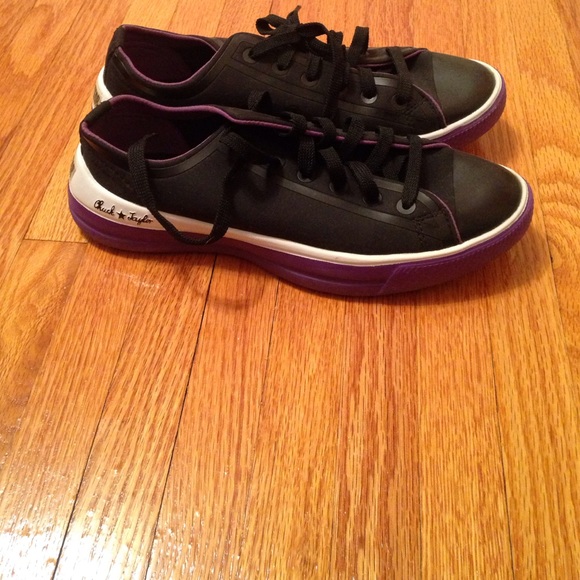 Waterproof sneakers