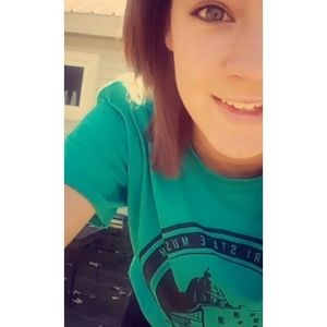 Meet your Posher, Hayley
