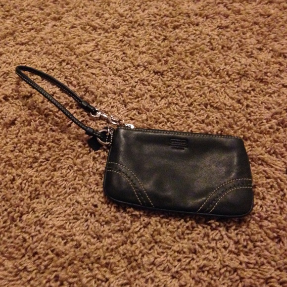 Coach wristlett - hunter green NWOT
