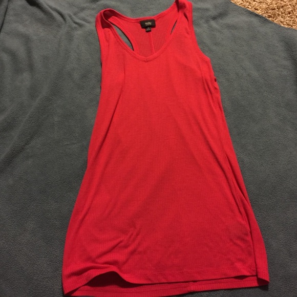 Two tanks tops! - Picture 2 of 3