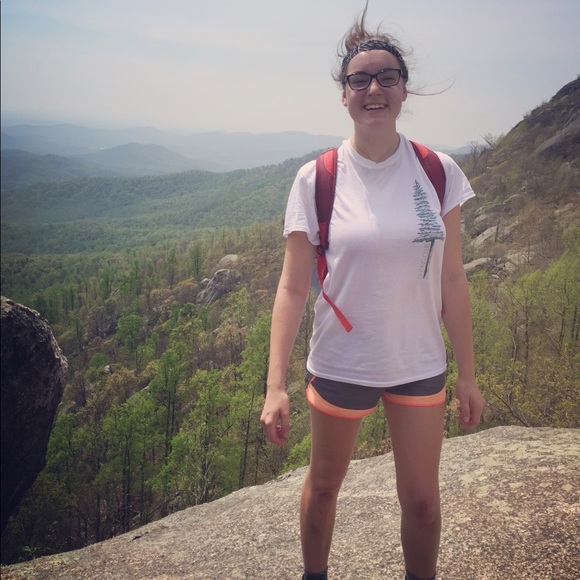 Meet your Posher, Sarra - Picture 1 of 1