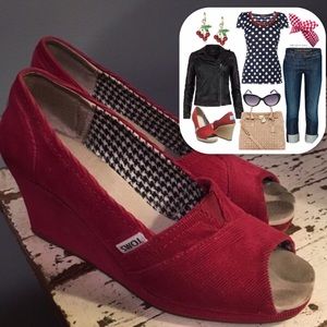 Red corduroy wedge TOMS :: rockabilly pinup