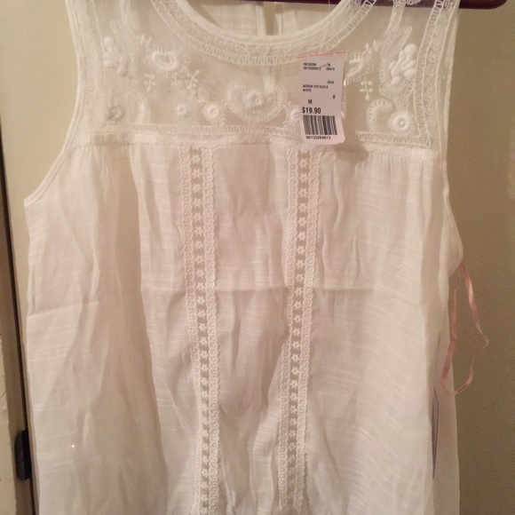 Embroidered Mesh Panel Top - Picture 3 of 4