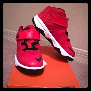 Jordan toddler red size 9