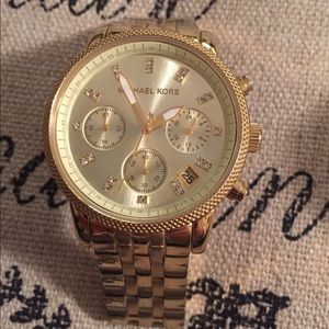 GOLD MICHAEL KORS WATCH