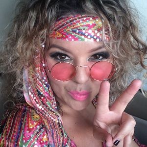 Meet your Posher, Elvia