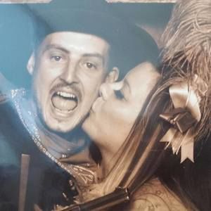 Meet your Posher, April