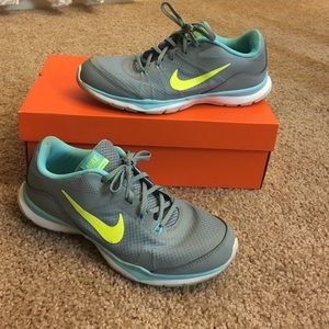 Nike flex TR5 sz 9
