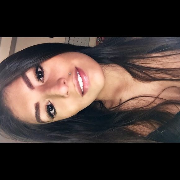 Meet your Posher, Jeniece - Picture 2 of 4