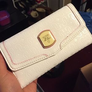 New Guess wallet