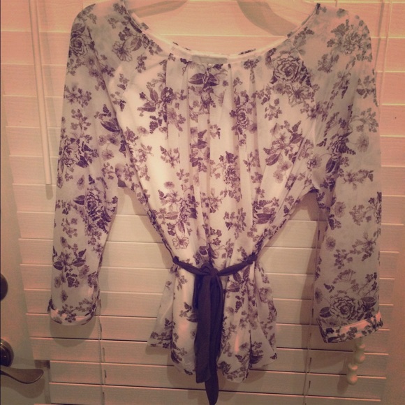 🍁Sale🍁H&M grey white top with wrap around tie