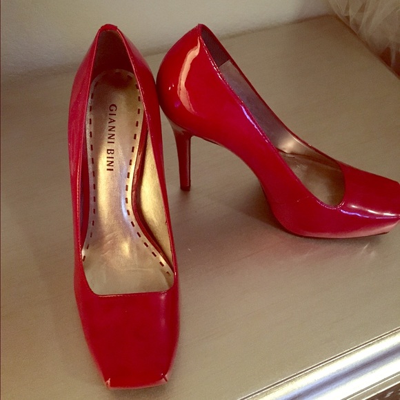 Gianni Bini red heels size 8