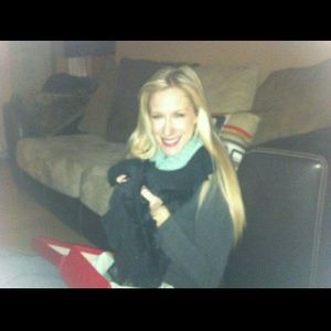 Meet your Posher, Danielle