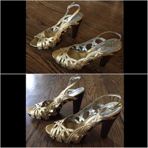 Jessica Simpson Gold Sling Back leather wood heels
