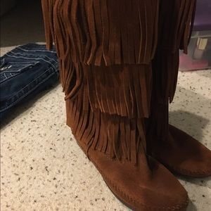 Minnetonka fringe boots