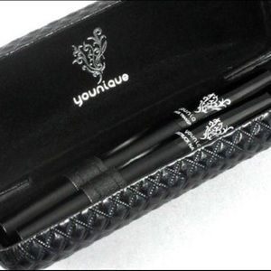 Younique fiber lashes kit