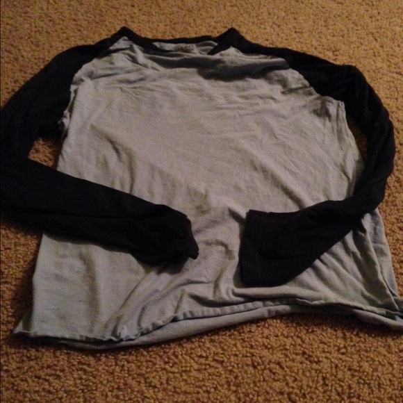 Old navy long sleeve tee