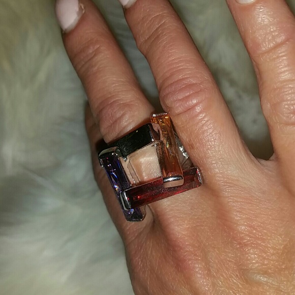 Fashion statement ring - Picture 3 of 3