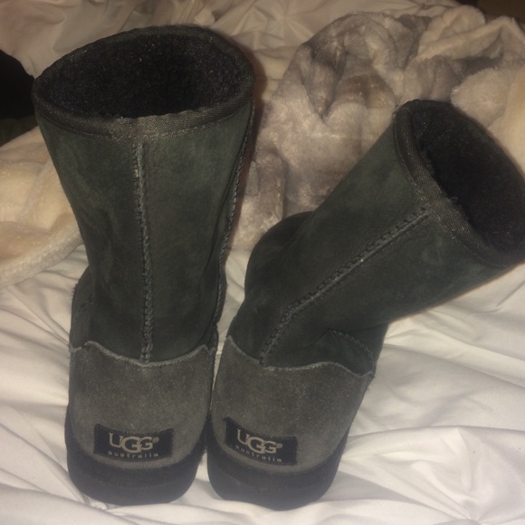 Short uggs - Picture 2 of 2