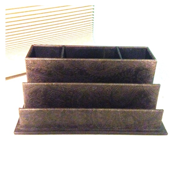 Makeup organizer