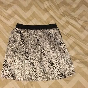 💋SALE💋 White House / Black Market Skirt