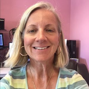 Meet your Posher, Lori