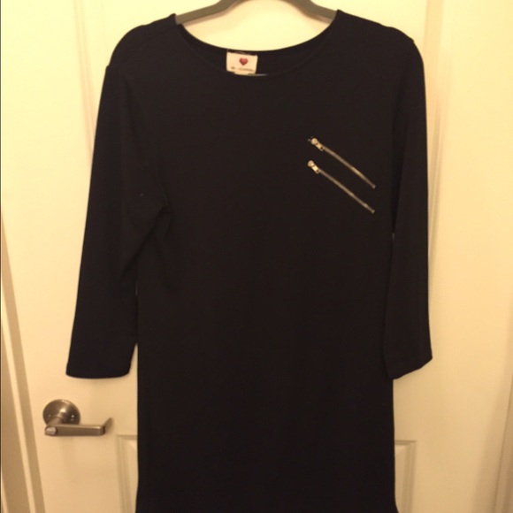 3/4 sleeve black dress with zipper accents