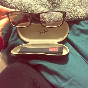 Black Ray-Ban frames