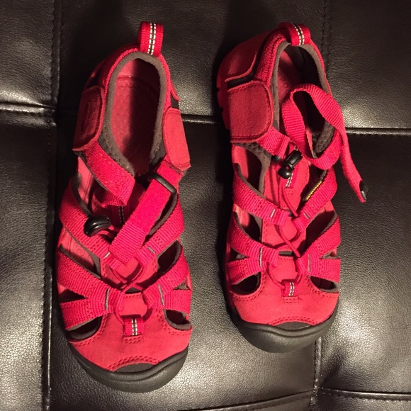 Keen Sandal shoes.