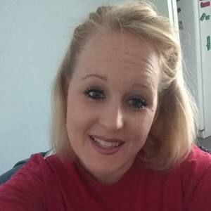 Meet your Posher, Elaine