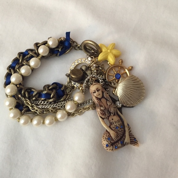 Bracelet