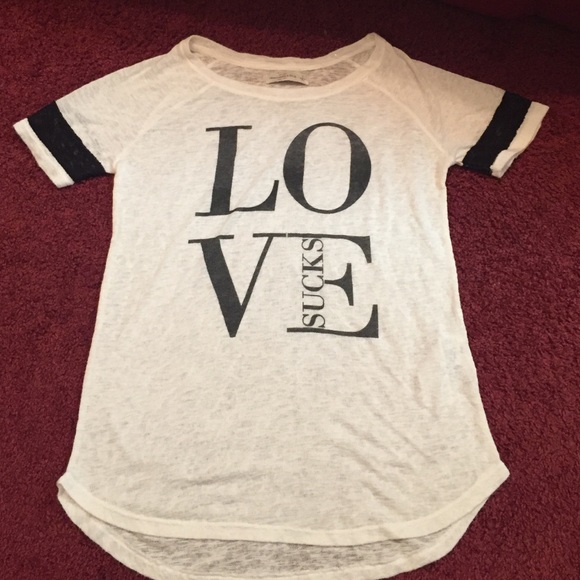 ABERCROMBIE AND FITCH TEE SZ SMALL